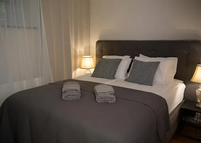 아파트 Cozy In Kadriorg